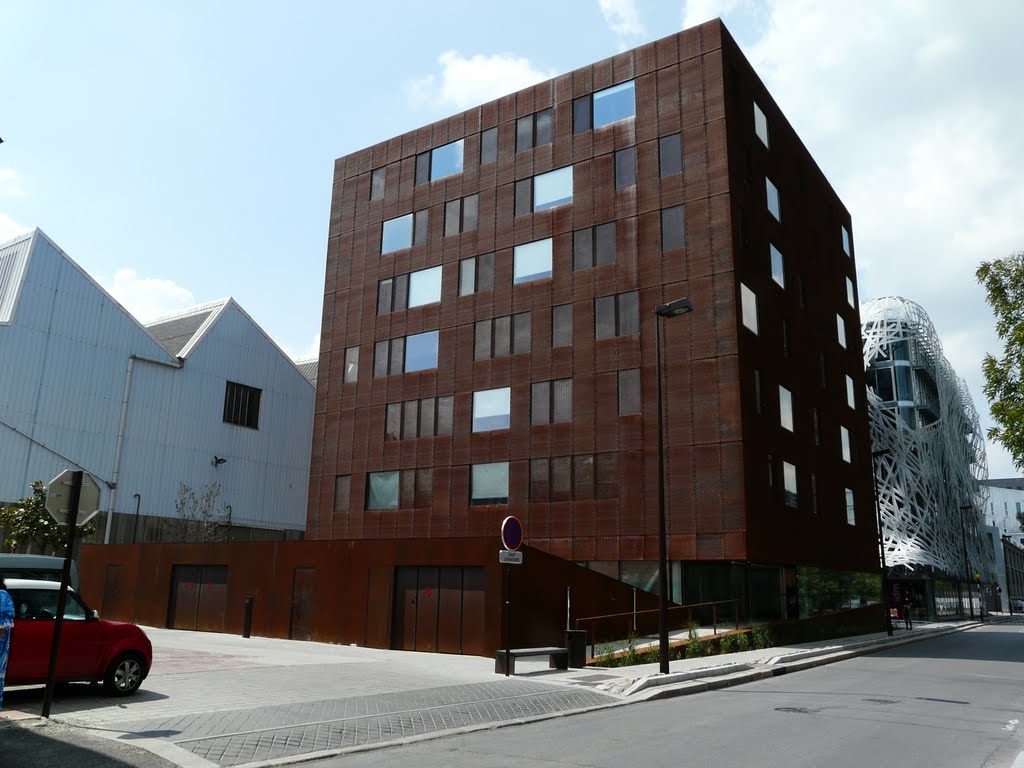 Île de Nantes, immeuble l'île rouge, façades en acier corten, rue de la Nouë Bras de Fer by tofil44