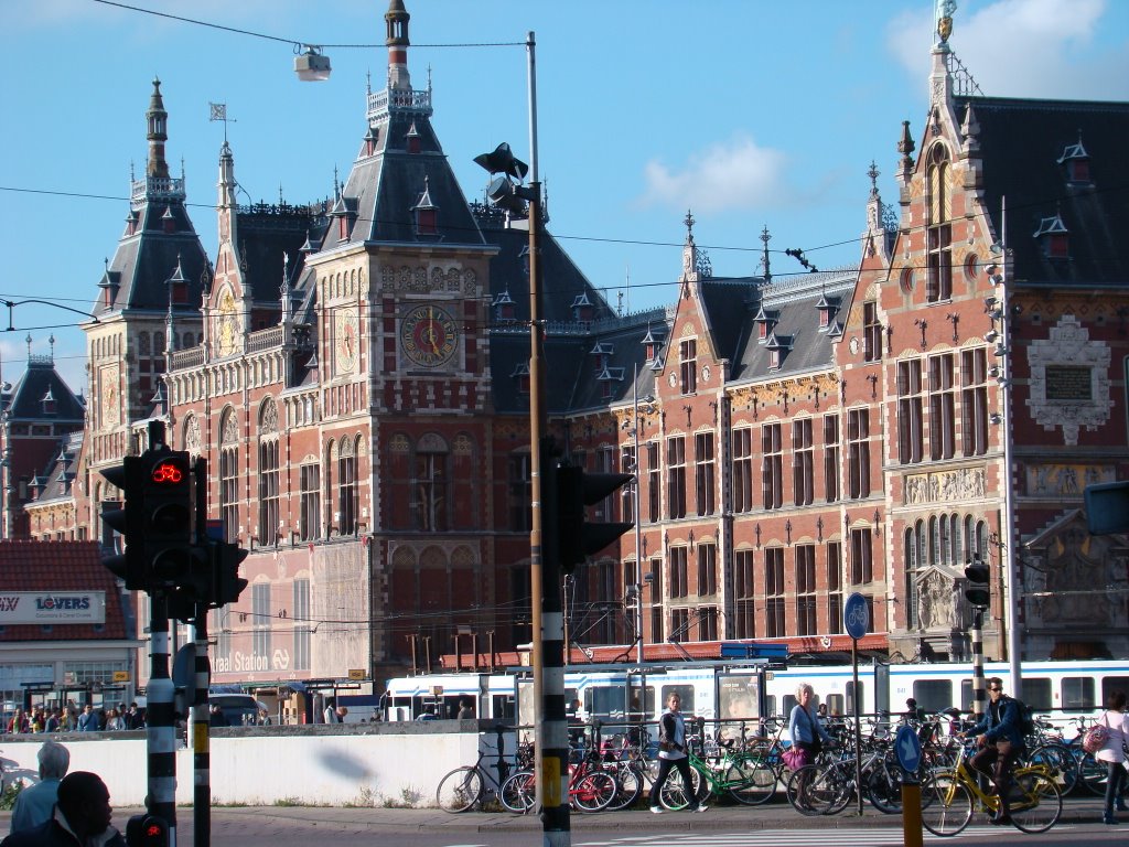 Amsterdam Central Station, Netherlands by stexzgb