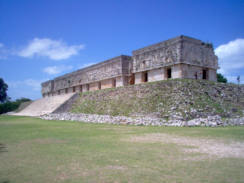 Palacio del Gobernador en Uxmal by Carlos Martínez