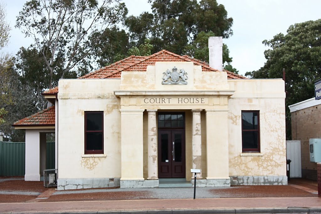 Pinjarra - Court House by Derek Graham