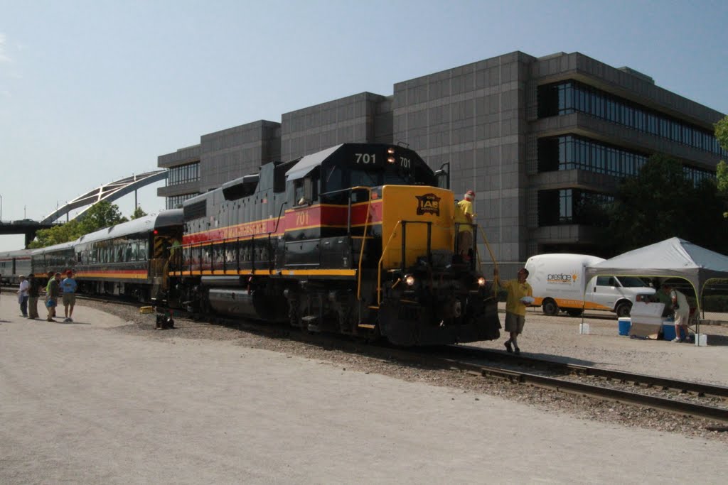 Iowa Interstate on Trainfest 2011 Excursion passing Modern Woodsmen Insurance Building, Rock Island, IL, July 2011 by archlapeer