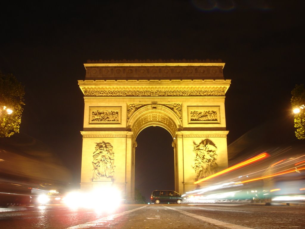 Arc de Triomphe & Champs-Elysées by José Fernando Martín…