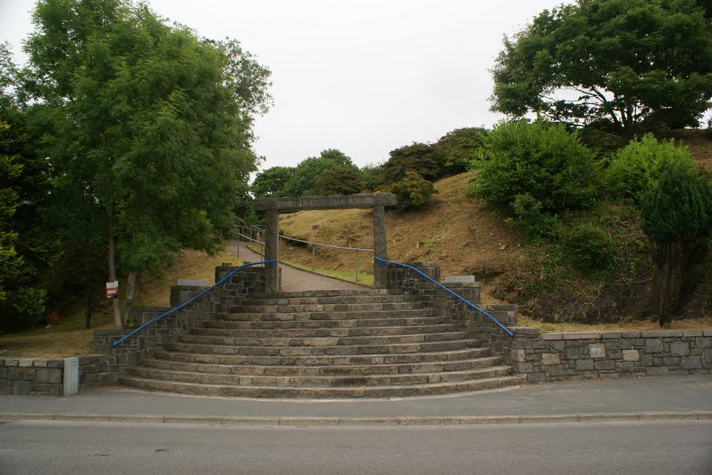 The War Memorial, Porthmadog by Bigdutchman