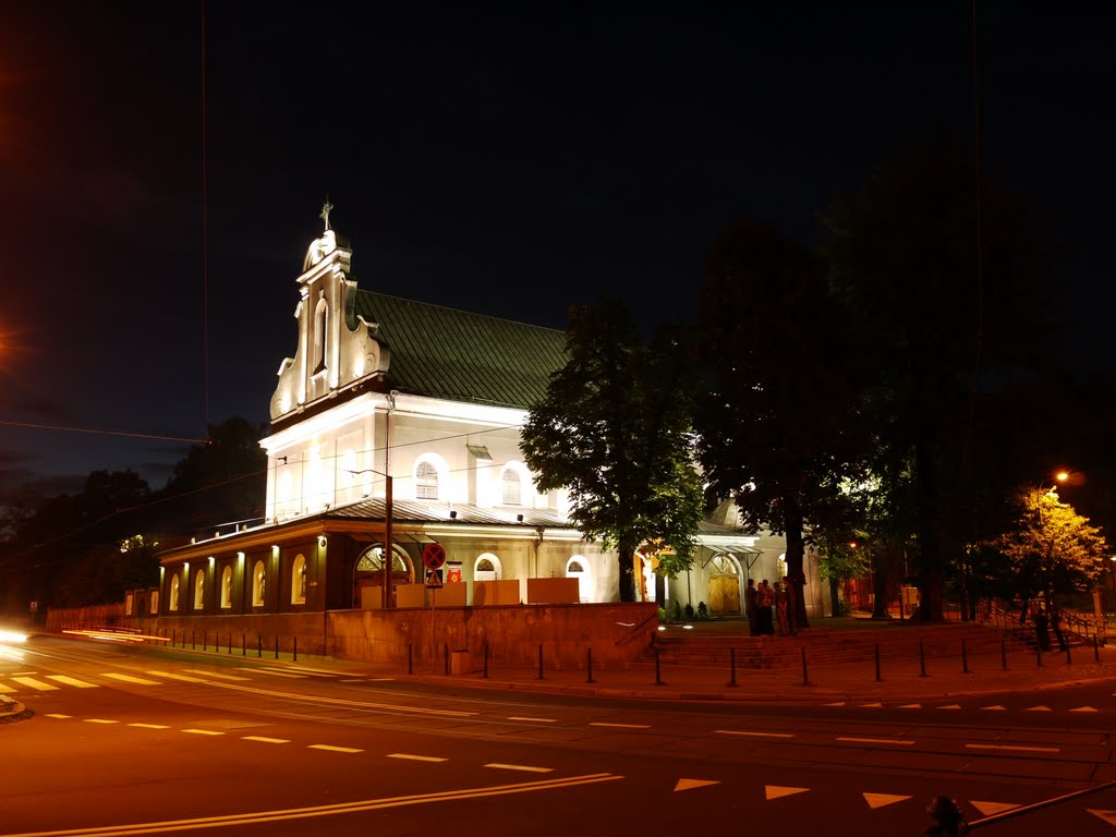 Gliwice, widok na kościół p.w. Podwyższenia Krzyża Św. by AdamoKrzyś