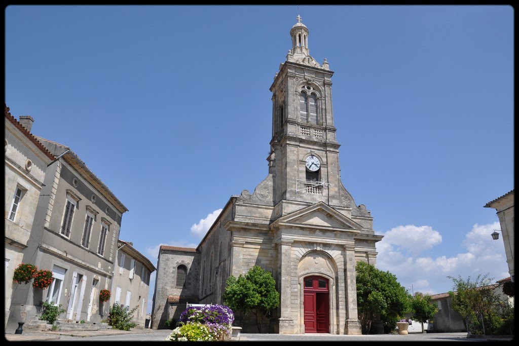 Église Saint-Étienne de Saint-Estèphe by J-Christophe Ravon