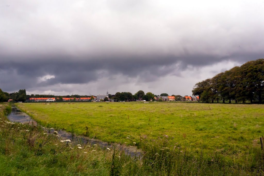 Dark clouds by Vincent Hol