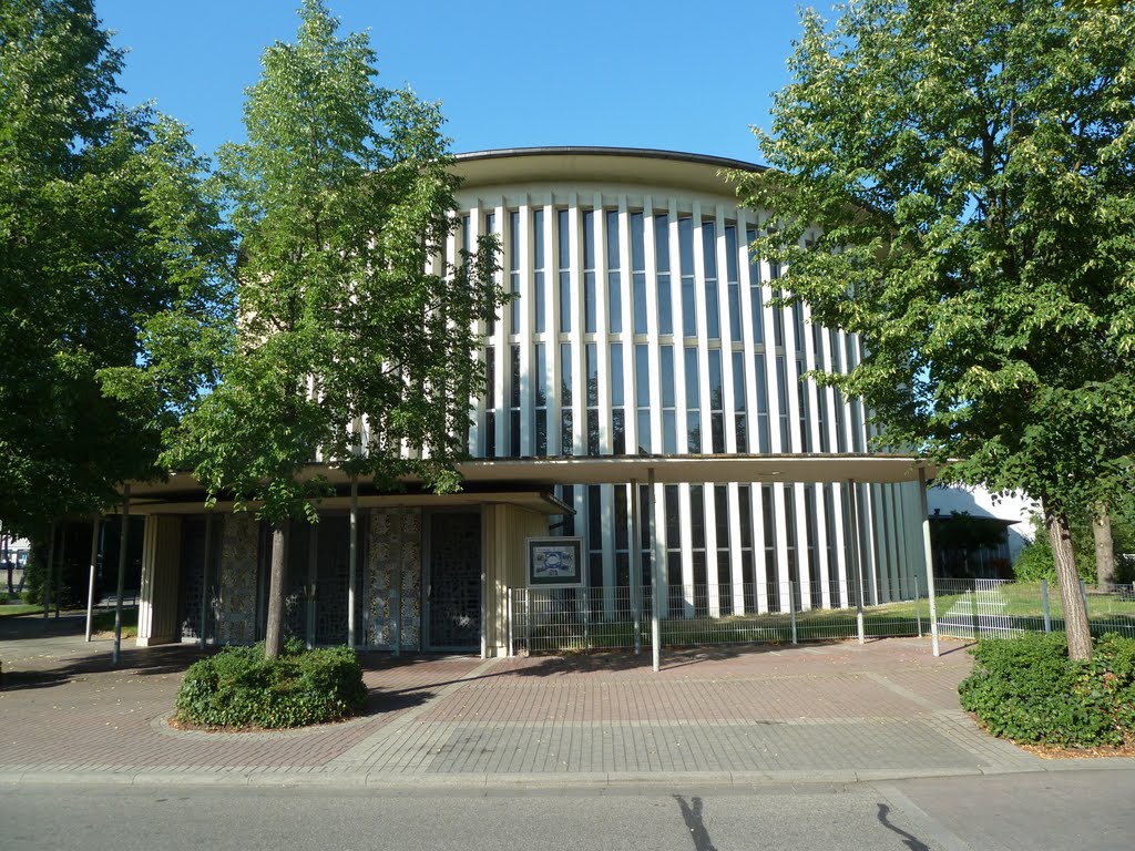 St. Michael-Kirche – Fassade by vrroouumm