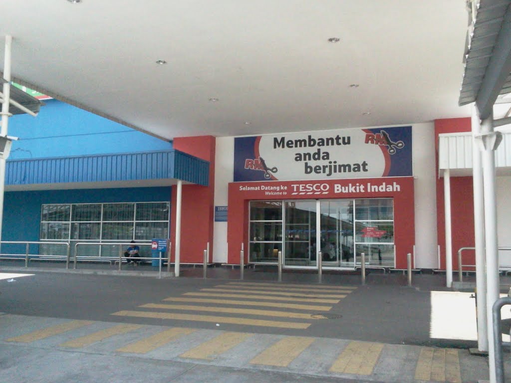 Tesco Bukit Indah by mknace