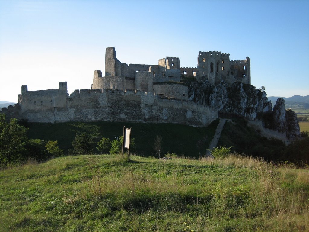 Burg Beckov von außen by Aw_Munich