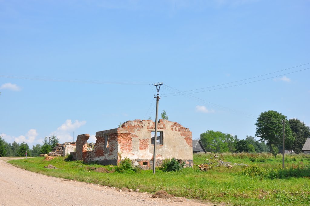 Mājas drupas Ruduškos, Ruduški, Dagdas novads, Latvia by M.Strīķis