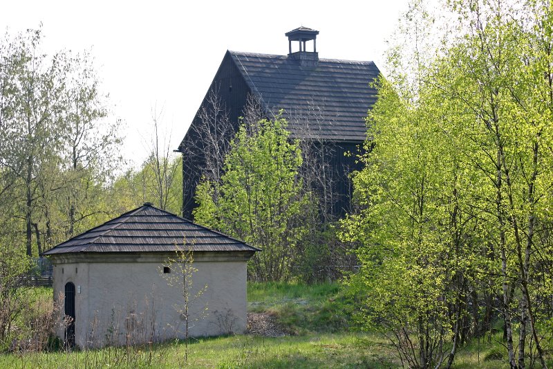 Pulverhaus und Treibehaus vom VII. Lichtloch des Rothschönberger Stollns by Jens Kugler [Kleinvoigtsberg]