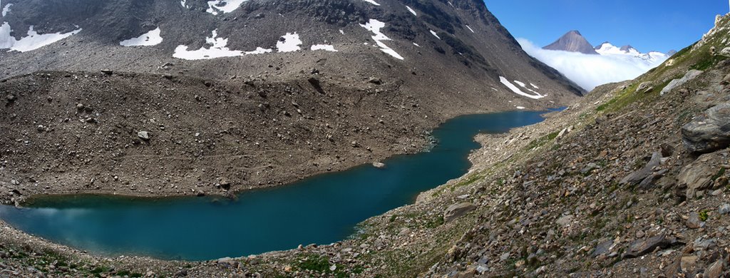 Lago del Corno 2477m (sullo sfondo il Ghiacciaio del Gries) by Marino Foina e Vito …