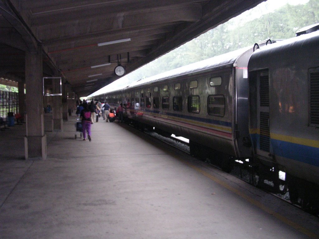 Train from Singapore to Johor Bahru by giampaolo.madau