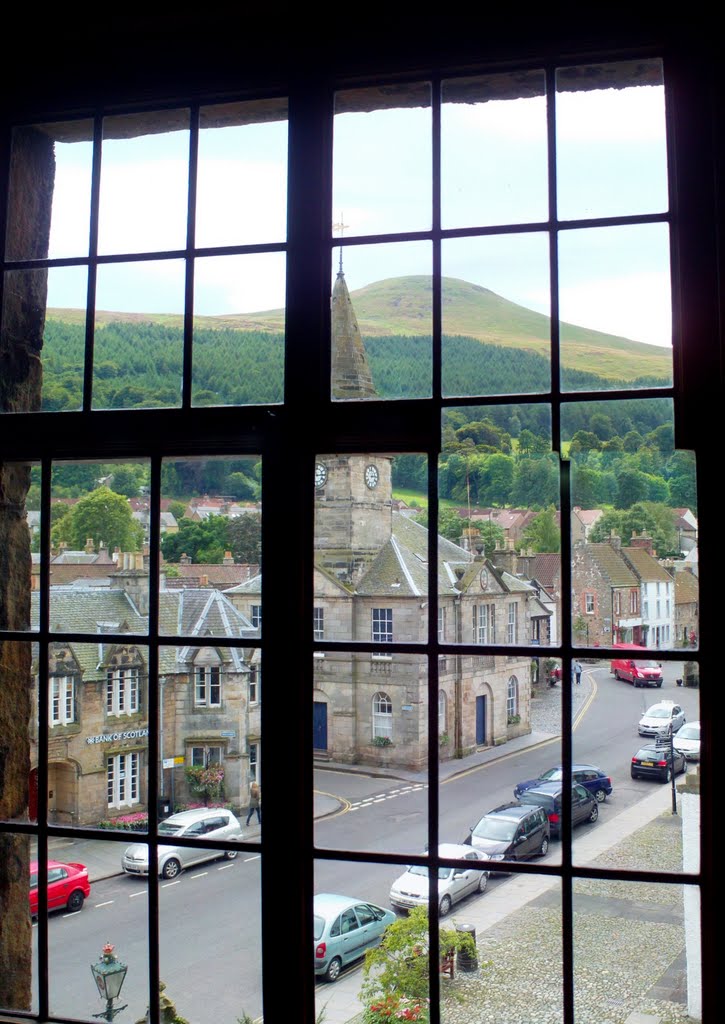 East Lomond from Falkland Palace.(1462) by Portmoreloch