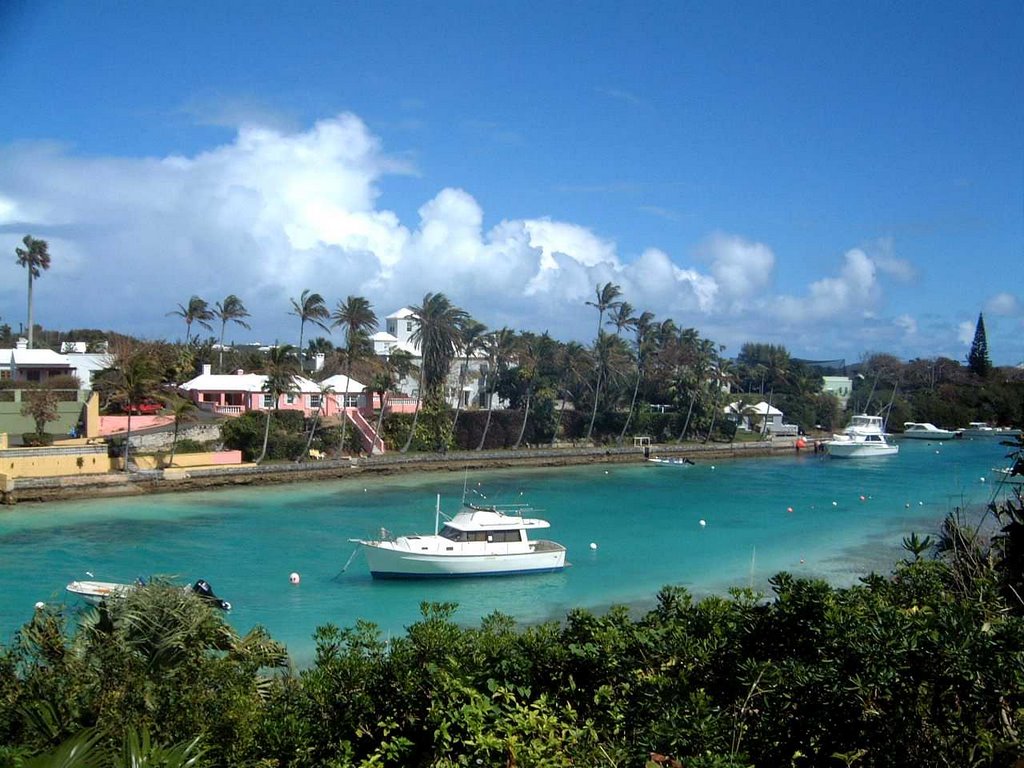 Flatts Inlet, Bermuda by jffrywrght