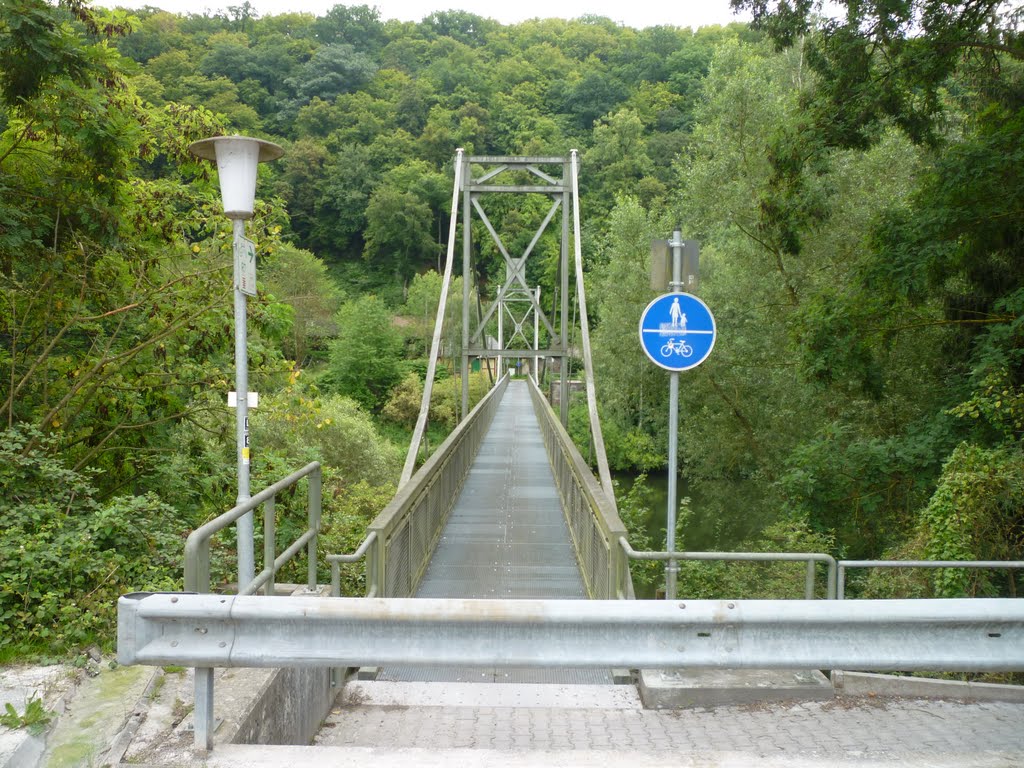 Brücke über die Lahn by Daniel Düsentrieb