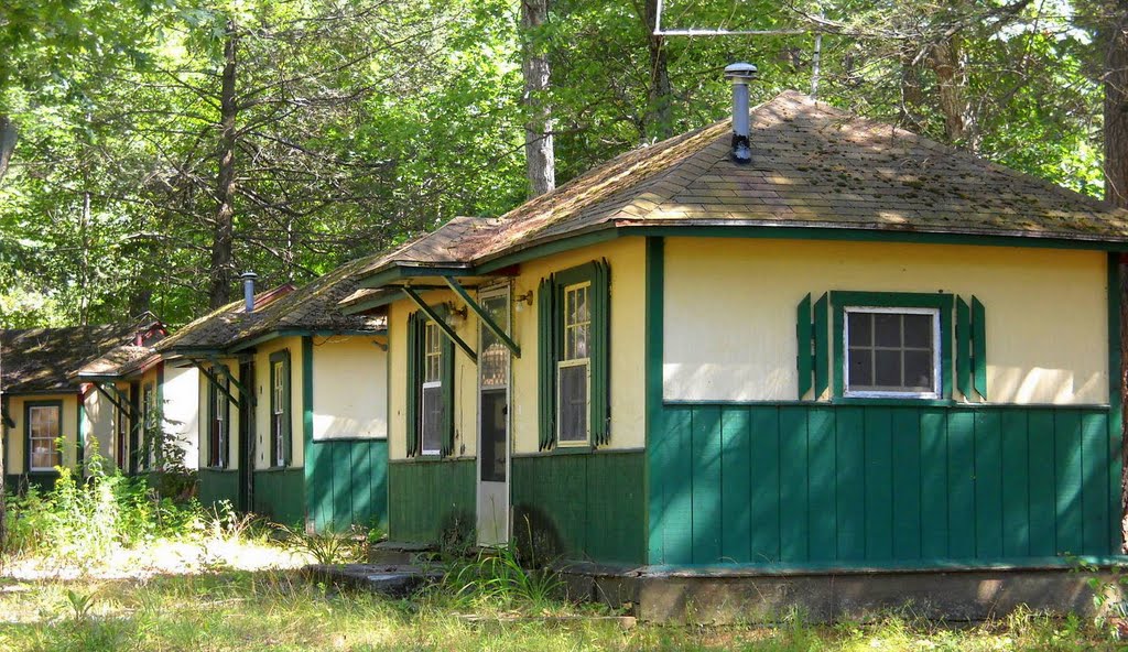 Colonel's Creek Campground, Historic Lincoln Highway, Route 30, 7000 Chambersburg Rd, Fayetteville, PA by Mean Mister Mustard