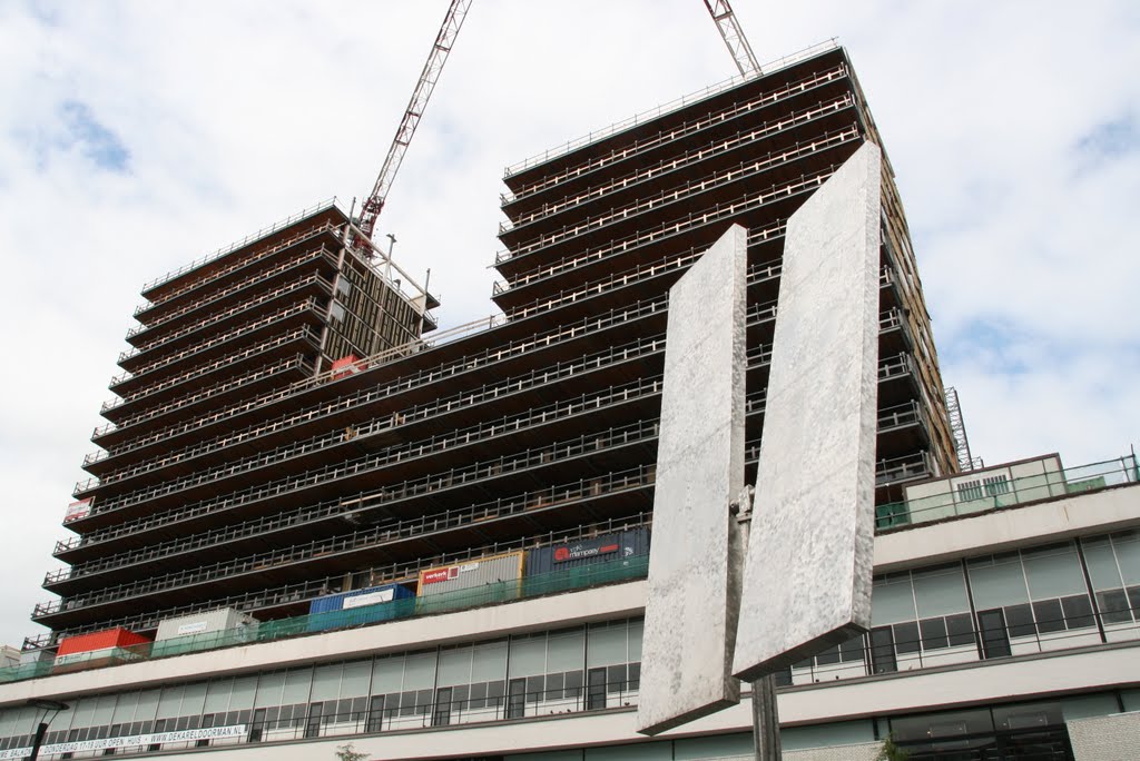 Dynamiek aan het Binnenwegplein , Rotterdam. by Carl030nl