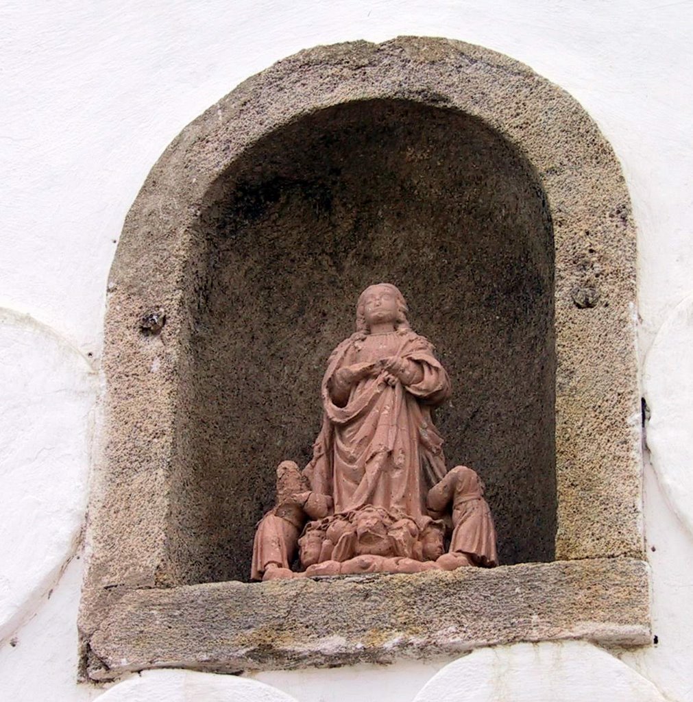 Statue at Church of Nossa Senhora dos Anjos by Frans Harren