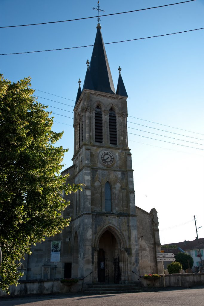 Eglise d'Hévilliers by Cyril Auboin