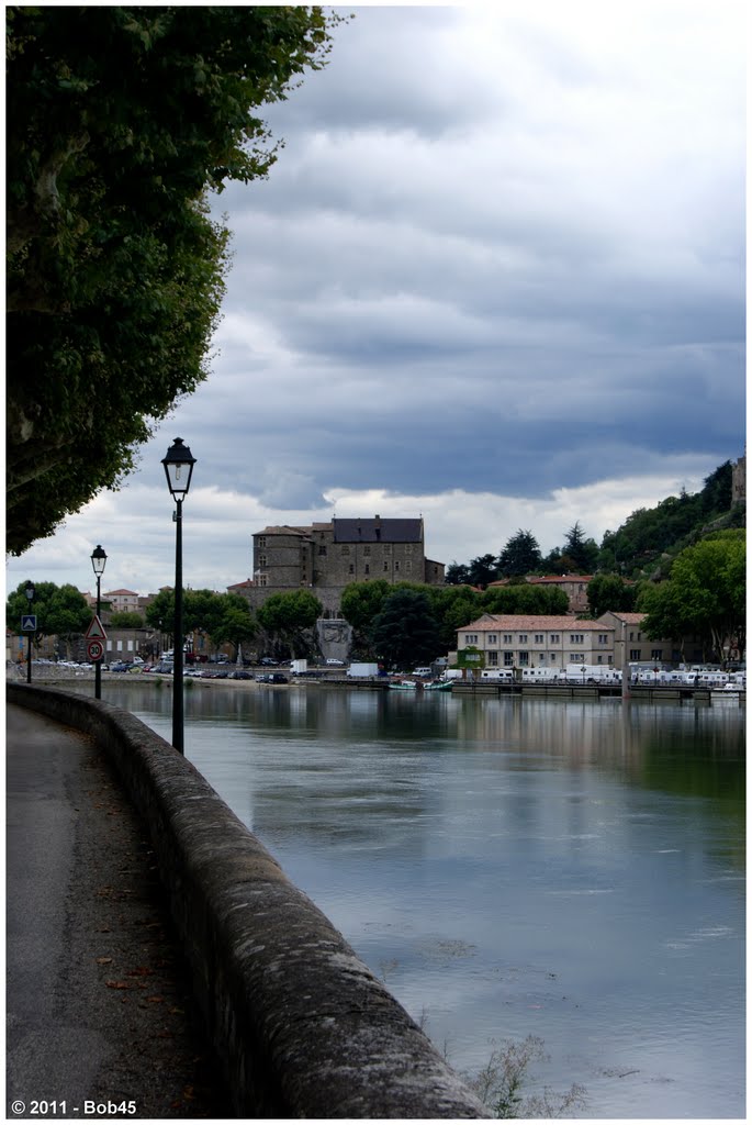 Tain l'Hermitage - Château de Tournon by Bob45