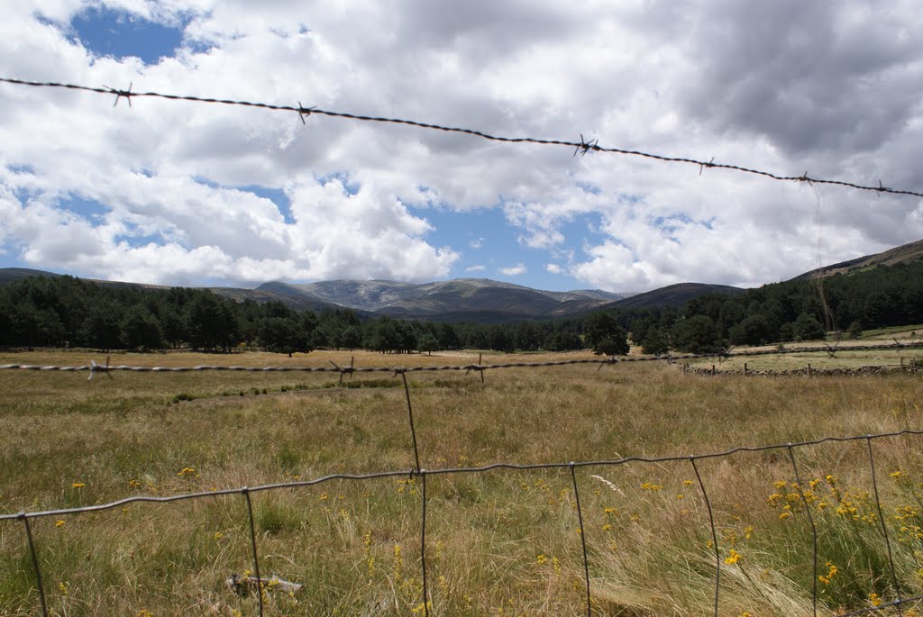 No pasar; montañas sueltas. _ CACD by Carlos de Cristóbal Díaz