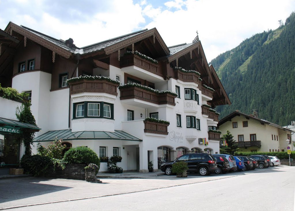 Pfarrer-Krapf-Straße Mayrhofen by WernervonHaefner