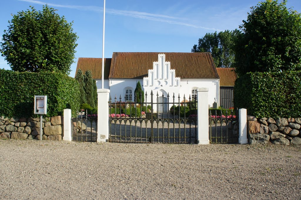 Adsbøl Kirke, 2. august 2011 by papkassen