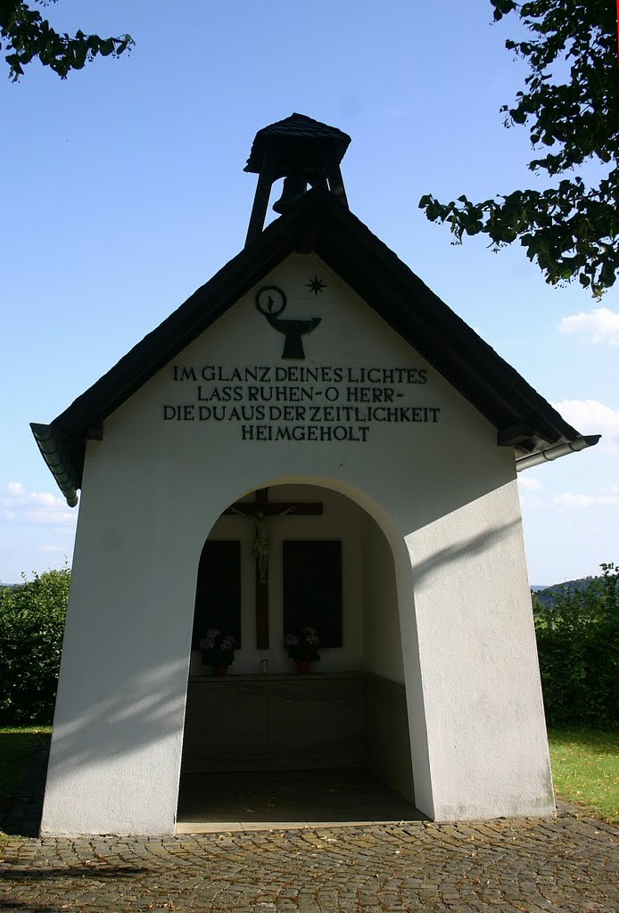 Kapelle auf dem Friedhof, Gackenbach by Dieter Wick