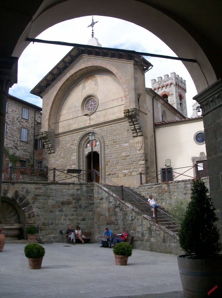 RADDA IN CHIANTI - piazza F. Ferrucci by Pietro Gazzola