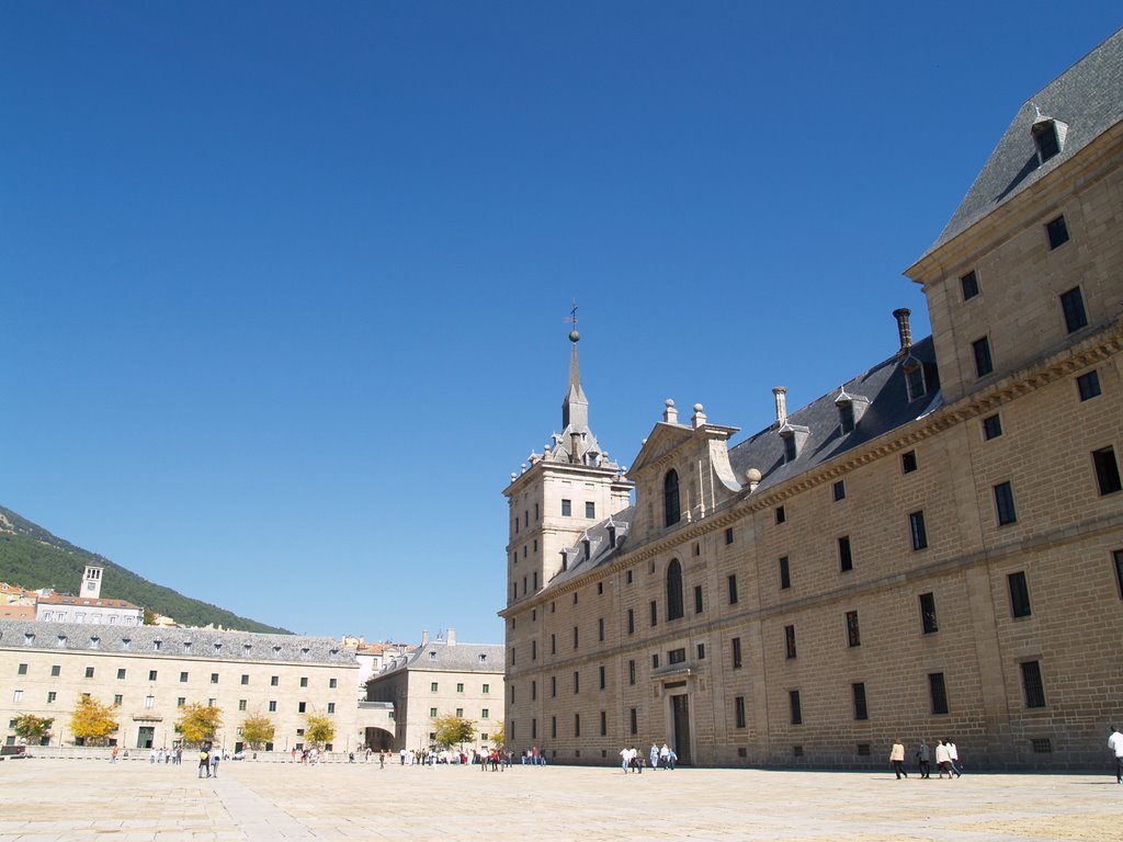 Monasterio de san Lorenzo del Escorial by peradesanjuan