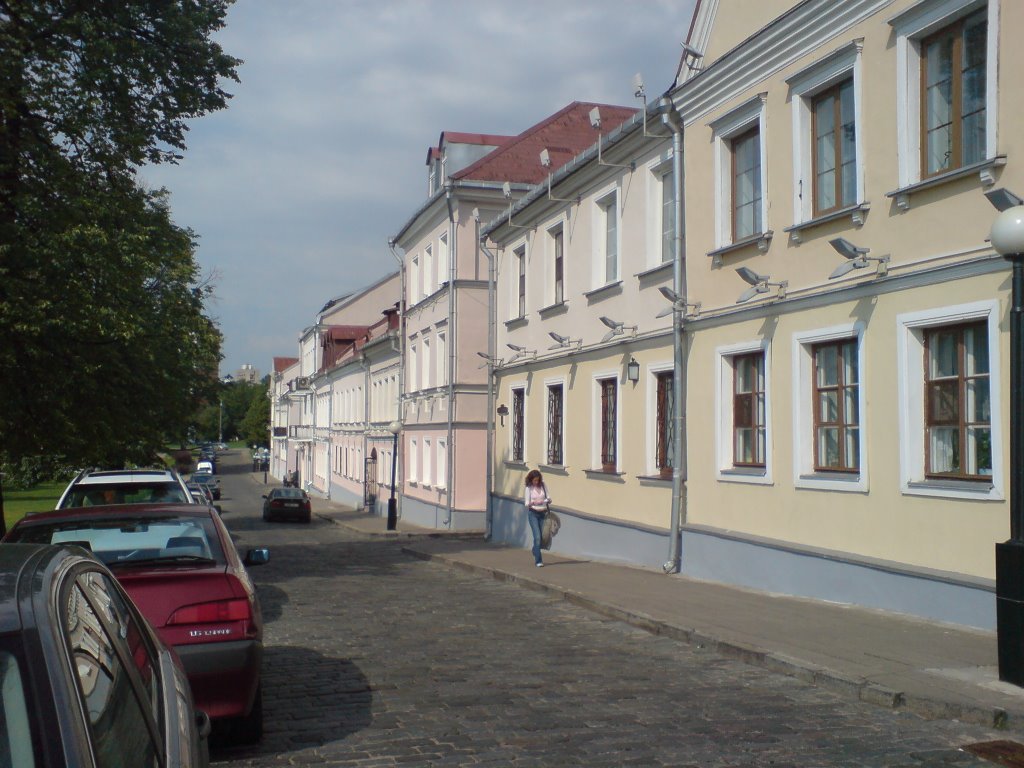 Street of the old town of Minsk/Троицкое предместье by zhenya175