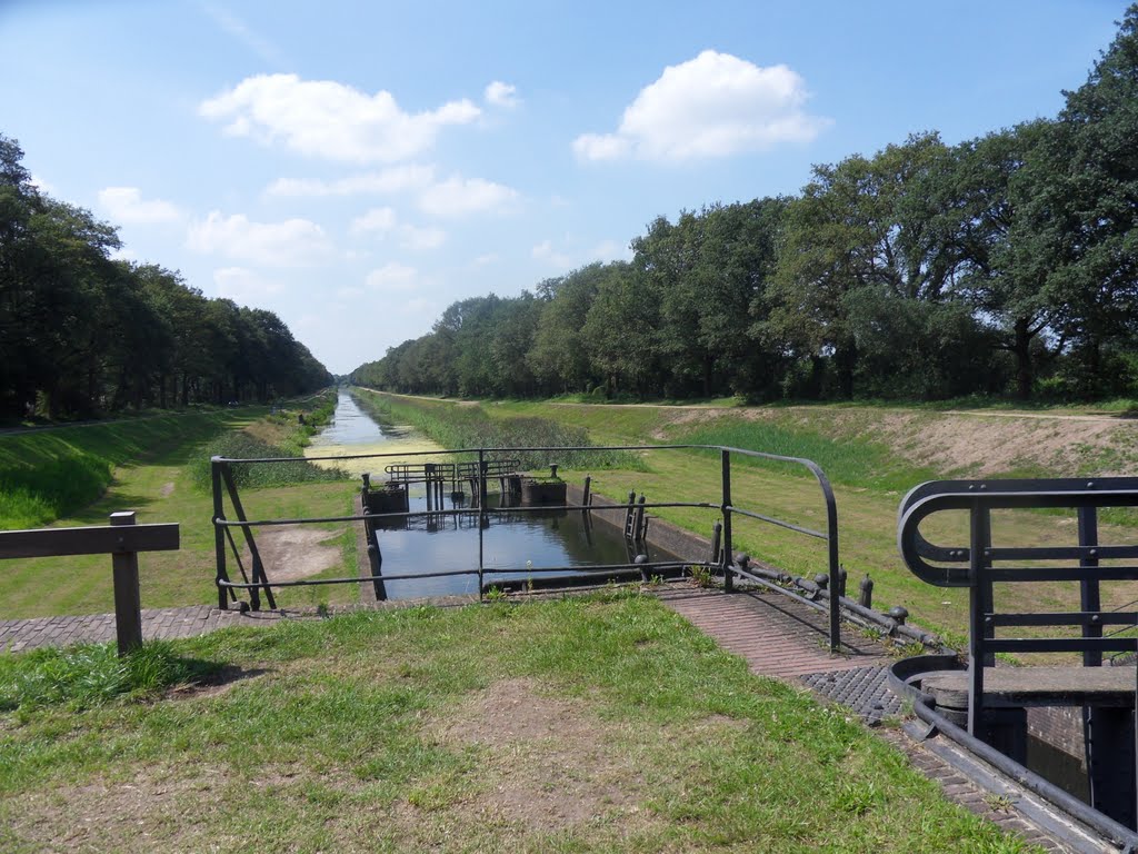 Kanaal Almelo Northorn by chiel van waart