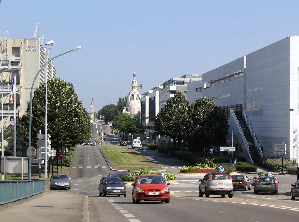 Nantes Tour LU by Panoramio