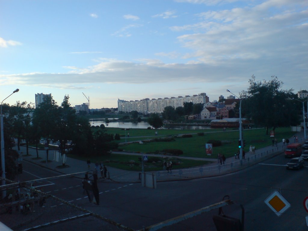 Вид с верхнего города на старый город/View from the uptown to the oldtown of Minsk by zhenya175