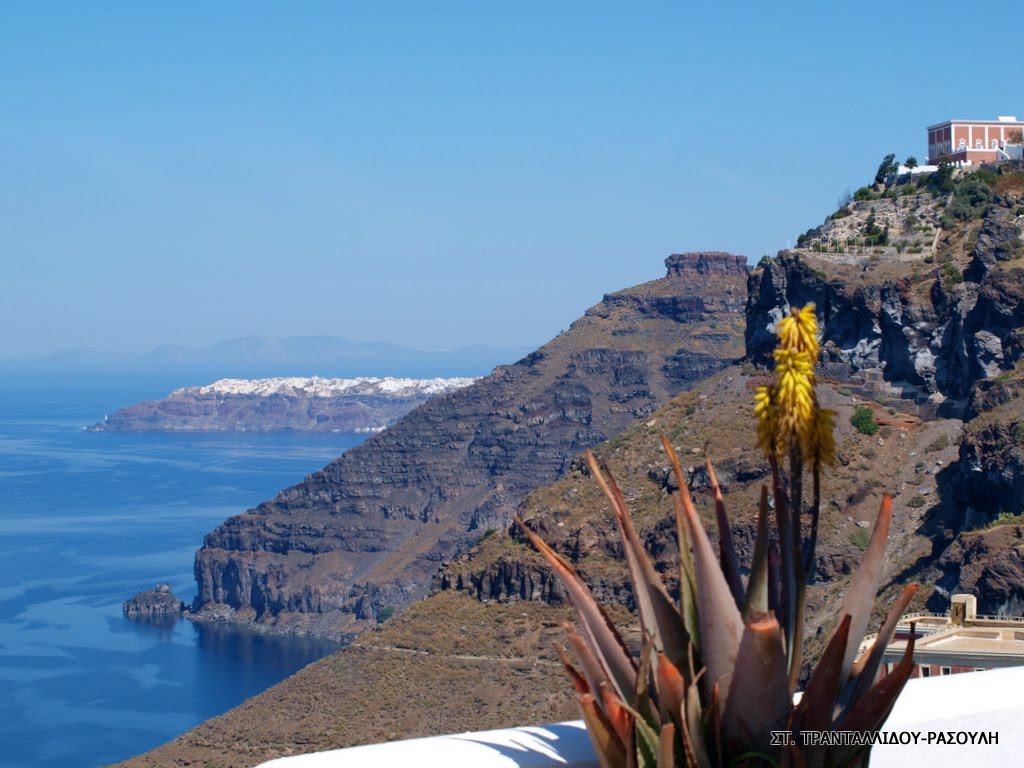 Santorini-Greece-Photo by ST. TRANTALLIDOU-RASOULI by ΣΤ.ΤΡΑΝΤΑΛΛΙΔΟΥ-ΡΑΣΟΥΛΗ