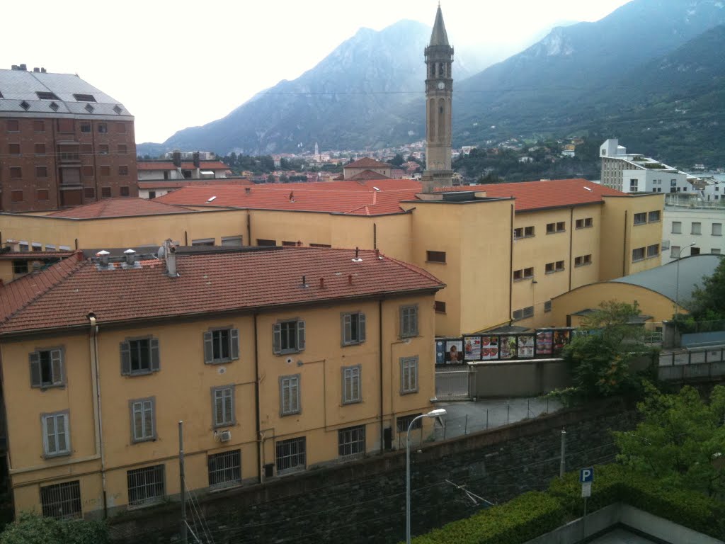 Liceo scientifico dalla sede della provincia by andreafabi