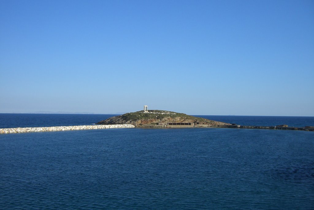 View of Portara, Chora Naxou, Naxos by yannismc