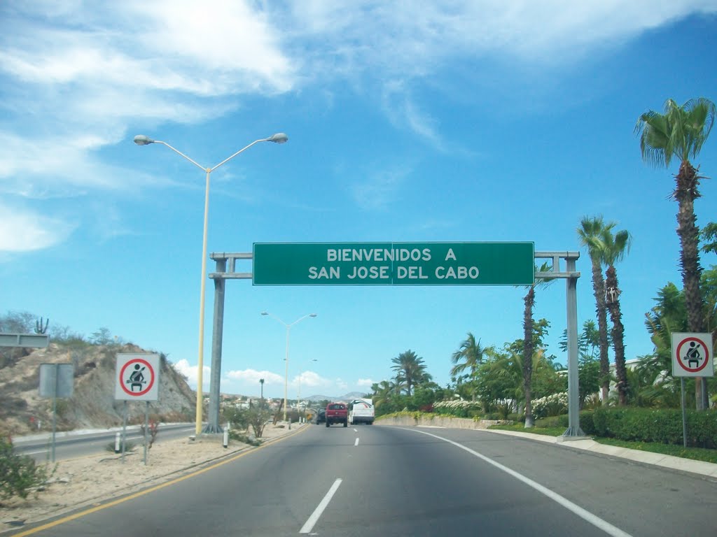 Entrada a San José del Cabo BCS by fernando yates