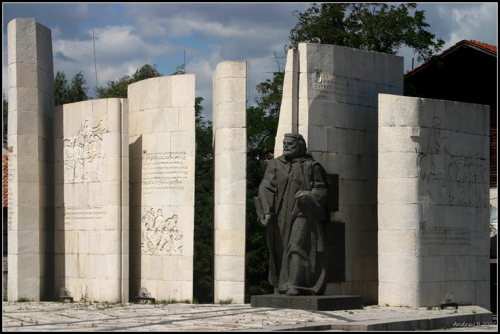 Monument in Bansko by André LB