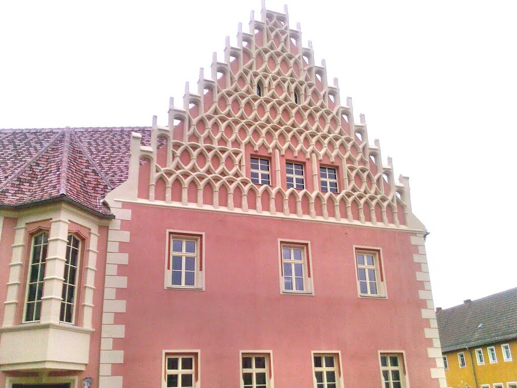 Fassade des Rathauses in Mühlberg/Elbe by Helmut Herzig