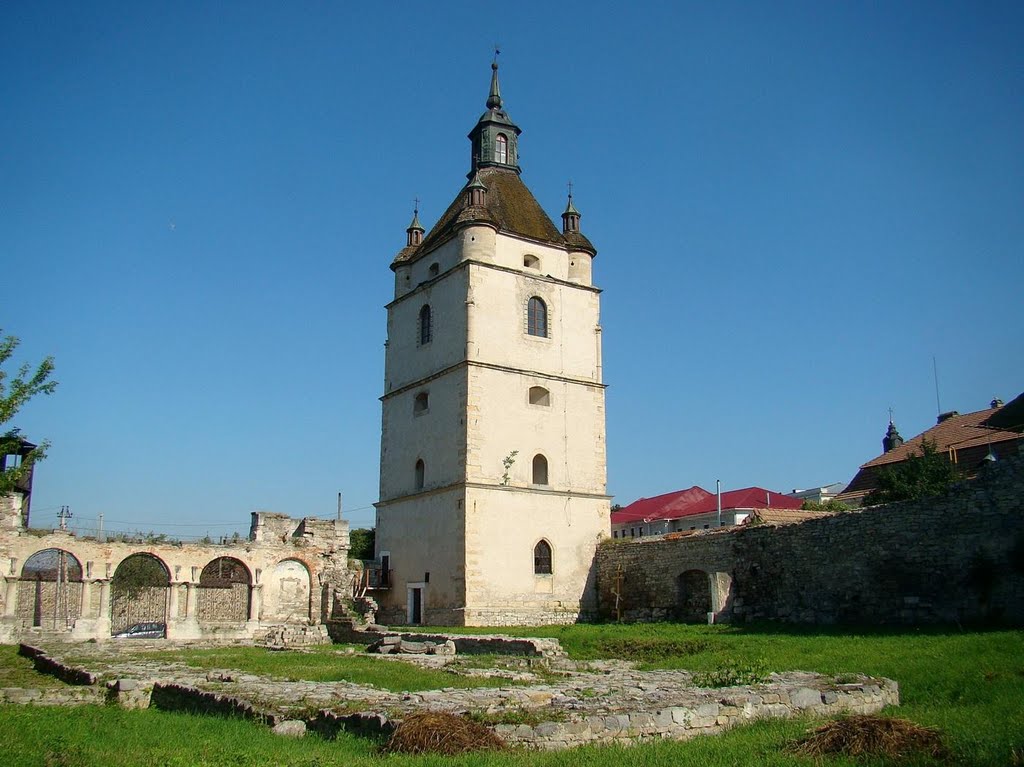 Кам'янець - Дзвіниця і руїни вірменського костелу, Kamianets - bell tower and ruins of the armenian church by hranom