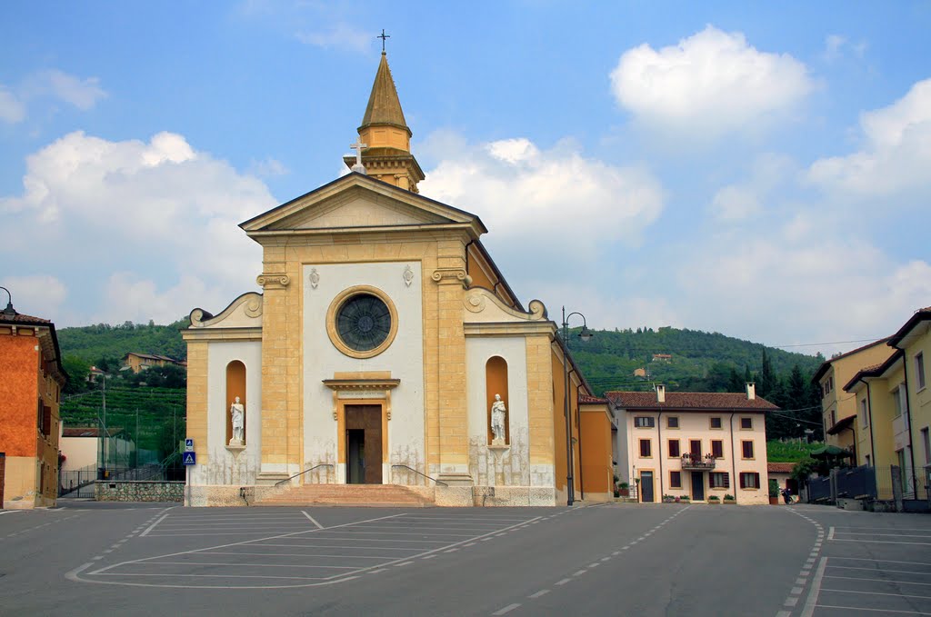 Piazza di Valgatara by Osvaldo Sorio