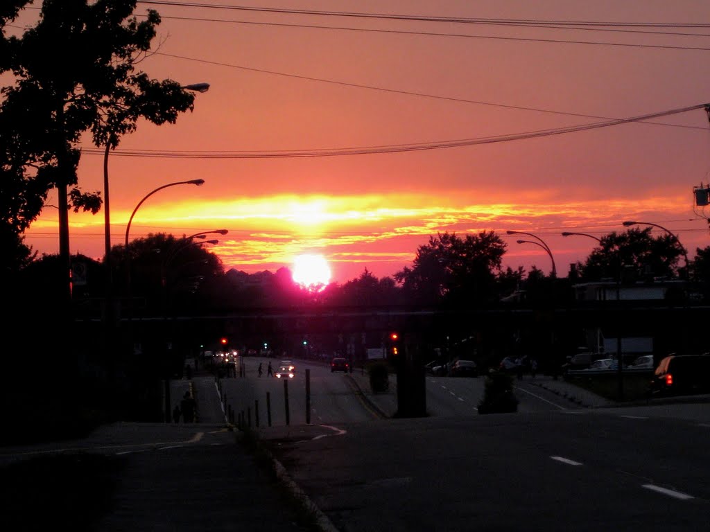 Cristophe Colomb Avenue au coucher du soleil by neica nimeni