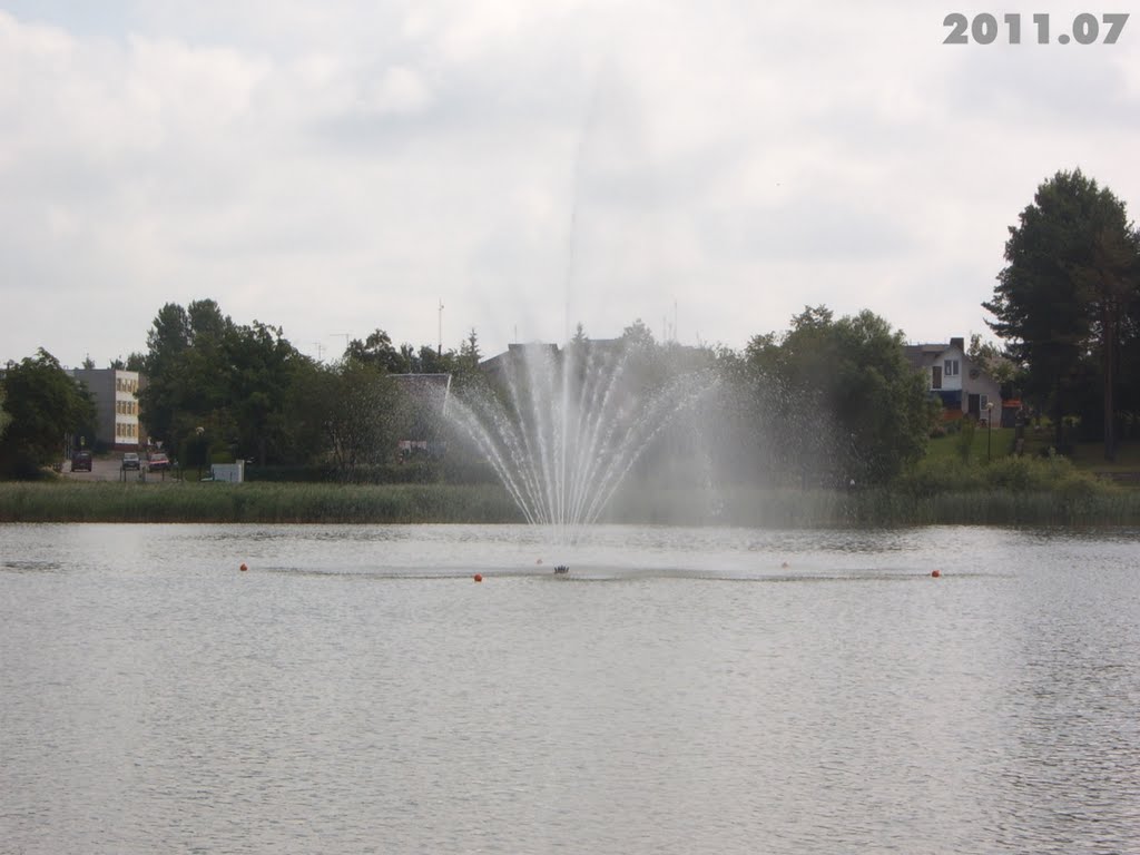 Fontanas ežere / Fountain in Lake by Irmantas - No2Views!