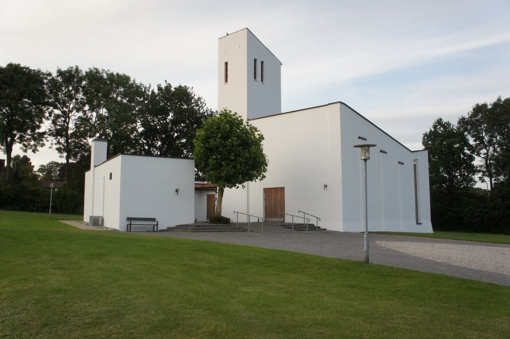 Kollund kirke, 2.august 2011 by papkassen