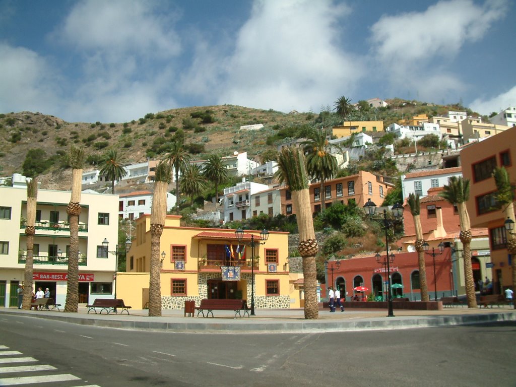 Plaza de Vallehermoso by Julio Bello