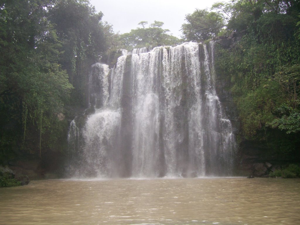 Bagaces Waterfalls by Tim Meacham