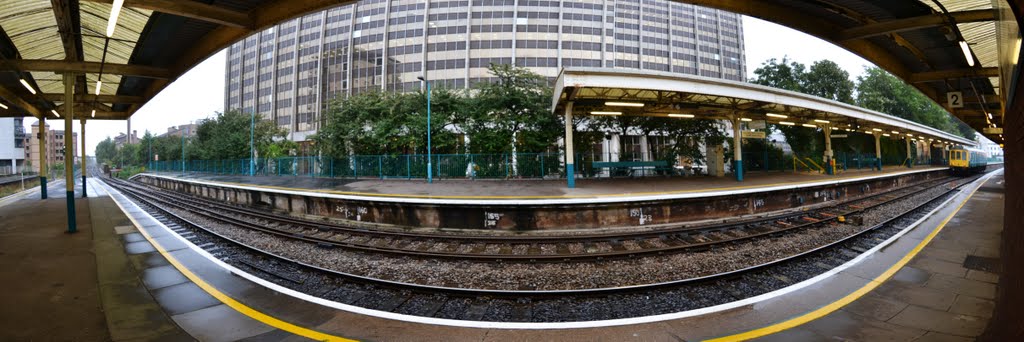 Queen street platform 2 & 3 wet by fat-freddies-cat