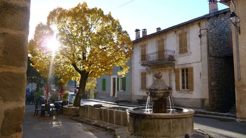 La fontaine du fugeret en novembre by godemont